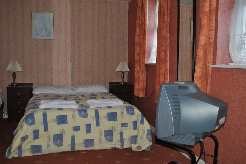 Broadway Hotel Blackpool Room photo