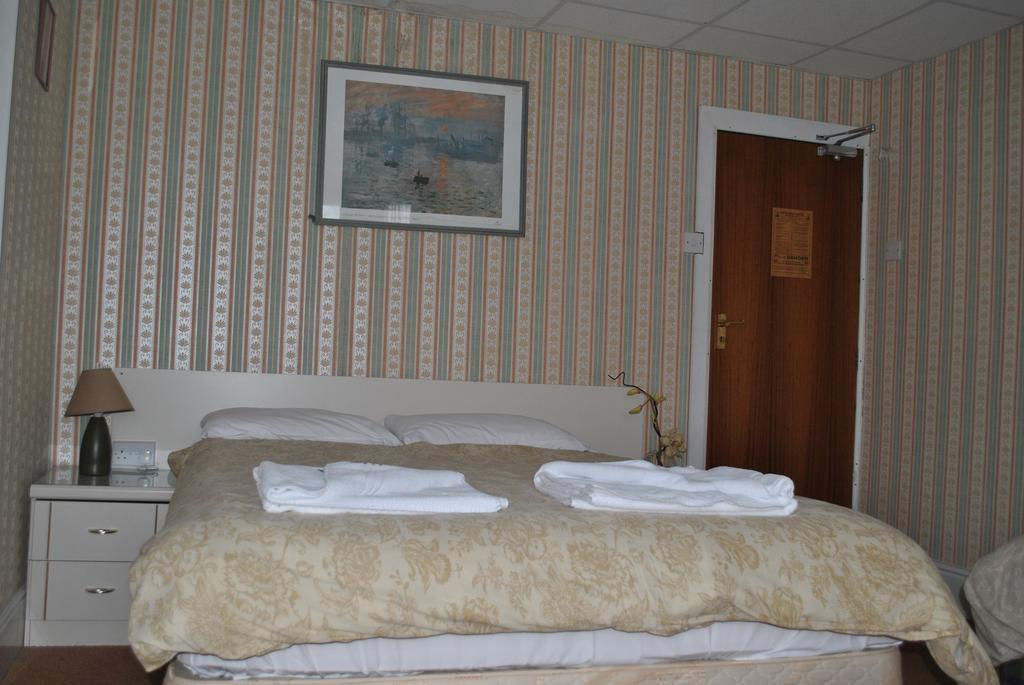 Broadway Hotel Blackpool Room photo
